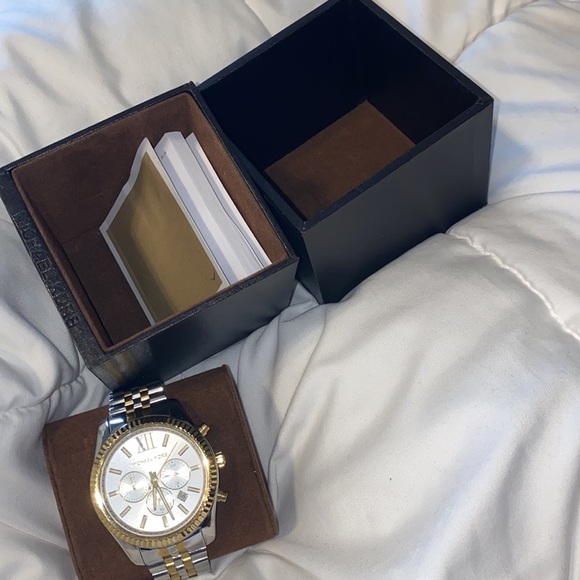 Michael Kors Two Tone watch (Gold and Silver) - Picture 5 of 5